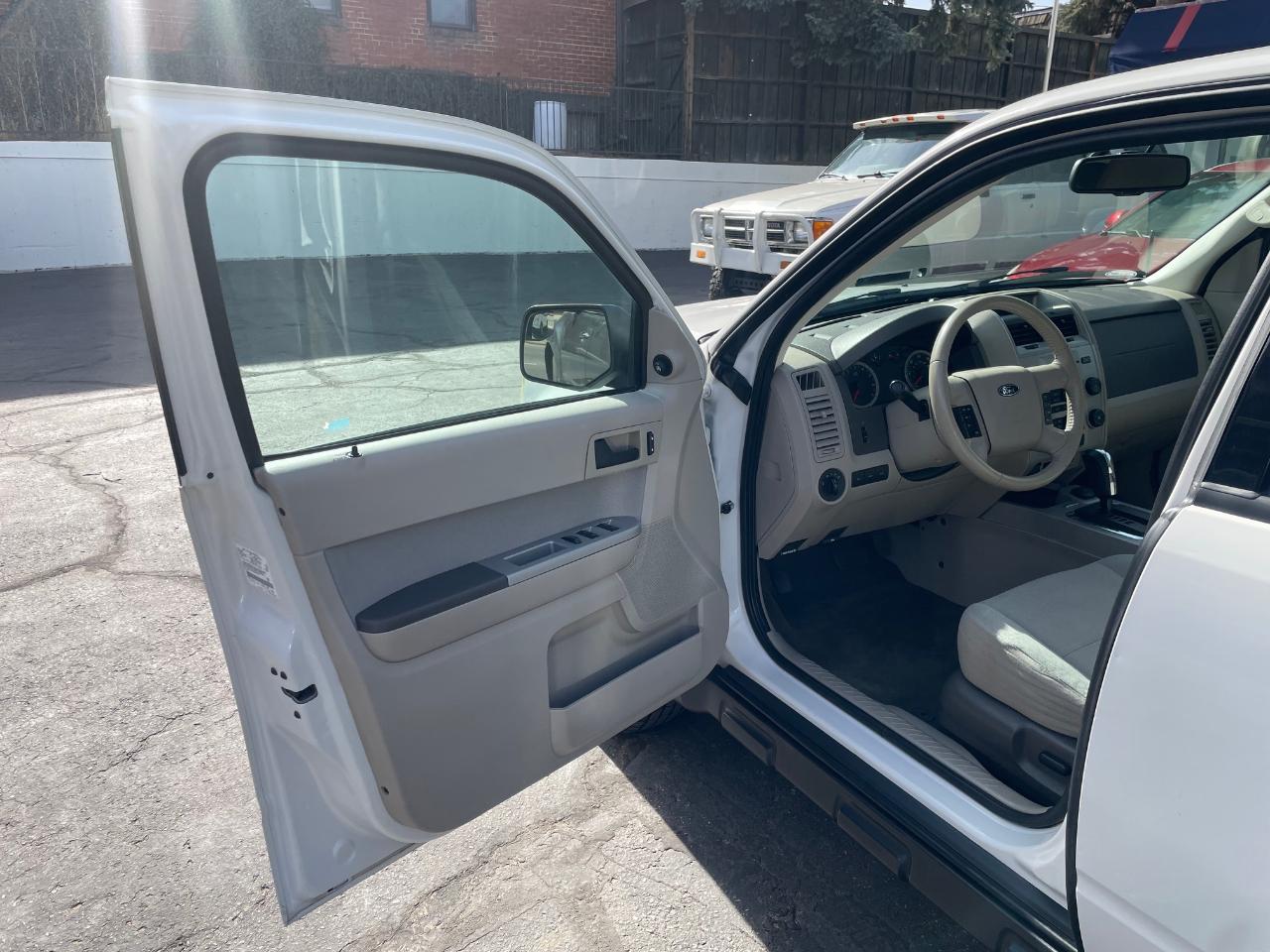 Ford Escape Hybrid  2011