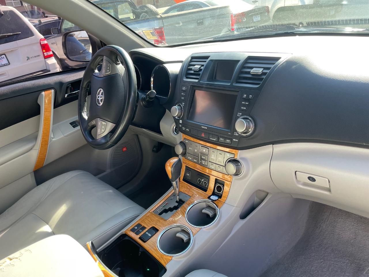 Toyota Highlander  2010