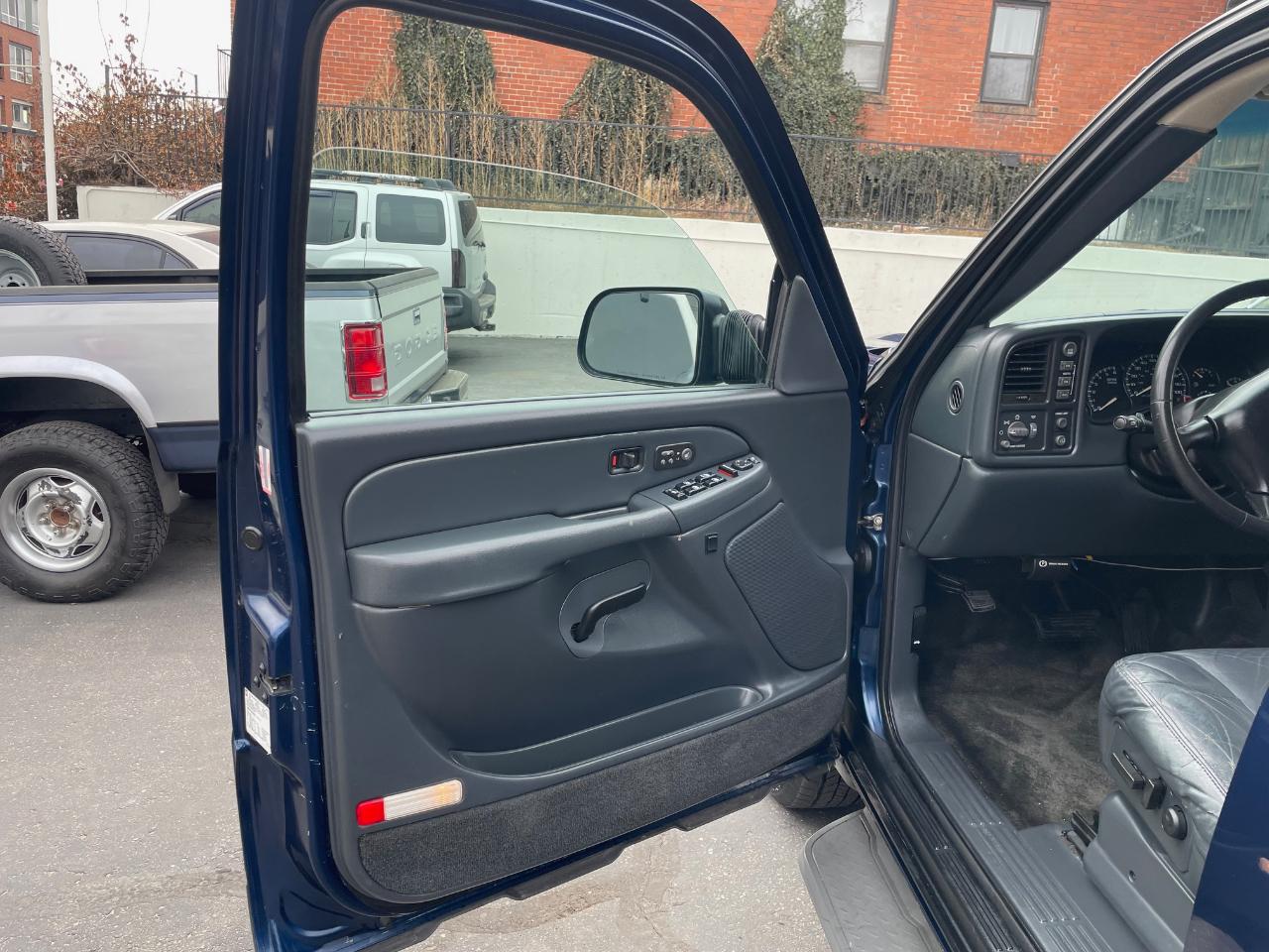 Chevrolet Avalanche 1500 4WD 2002