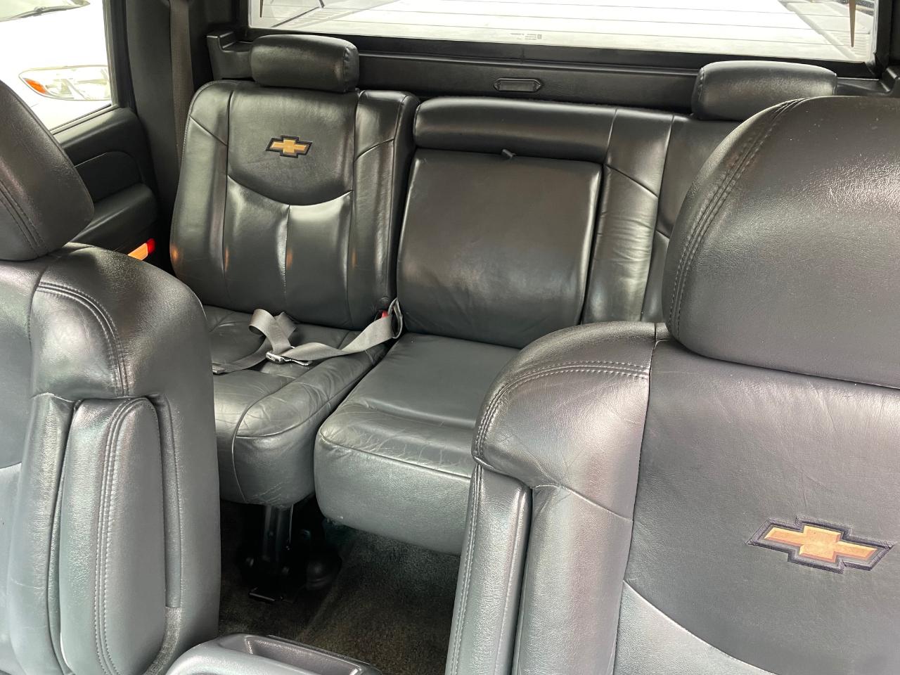 Chevrolet Avalanche 1500 4WD 2002