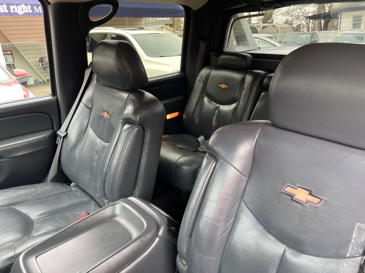 Chevrolet Avalanche 1500 4WD 2002