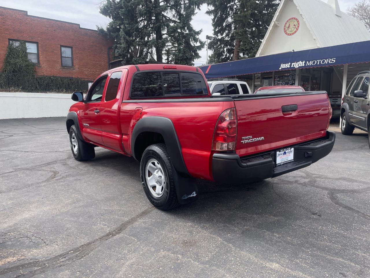Toyota Tacoma 4WD  2013