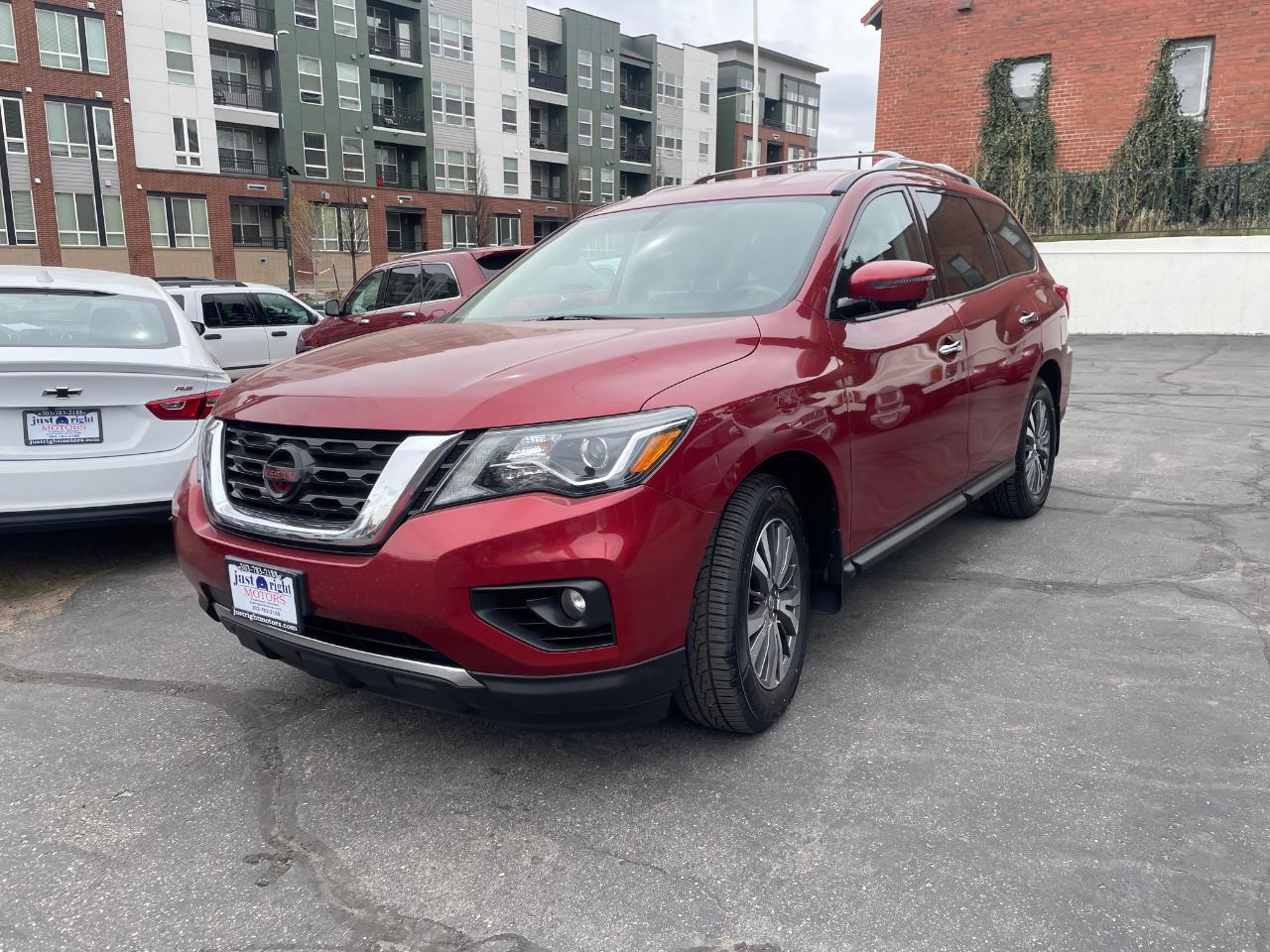 Nissan Pathfinder SL 2017
