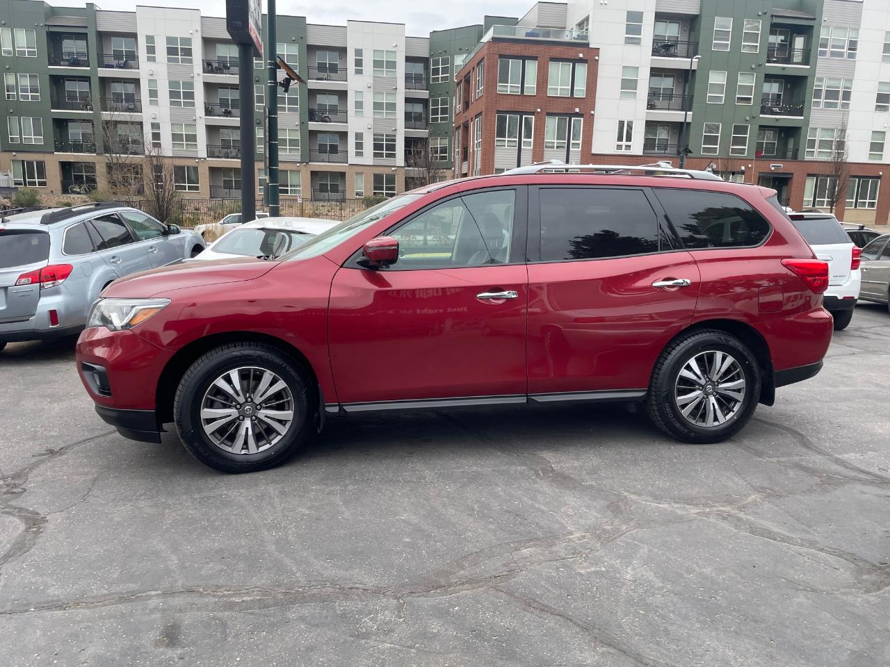 Nissan Pathfinder SL 2017