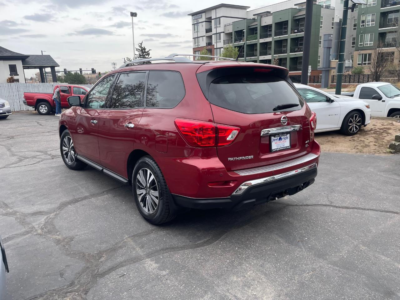 Nissan Pathfinder SL 2017