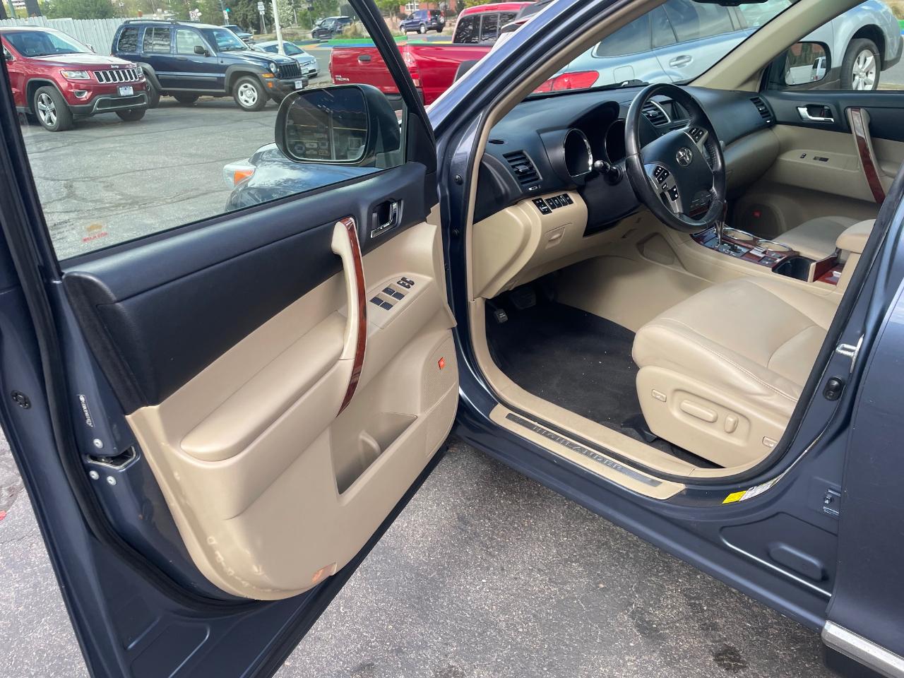 Toyota Highlander Limited 2012