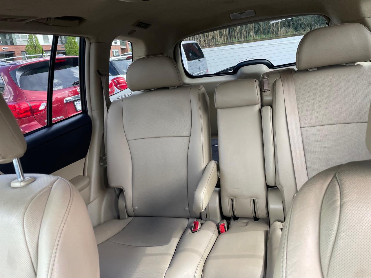 Toyota Highlander Limited 2012