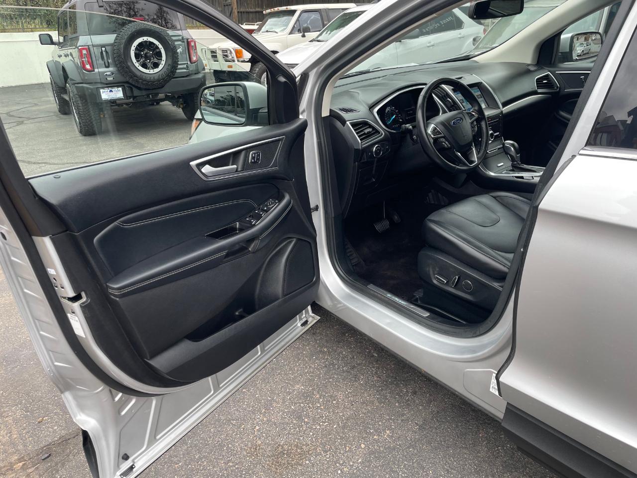 Ford Edge 4dr Titanium AWD 2017