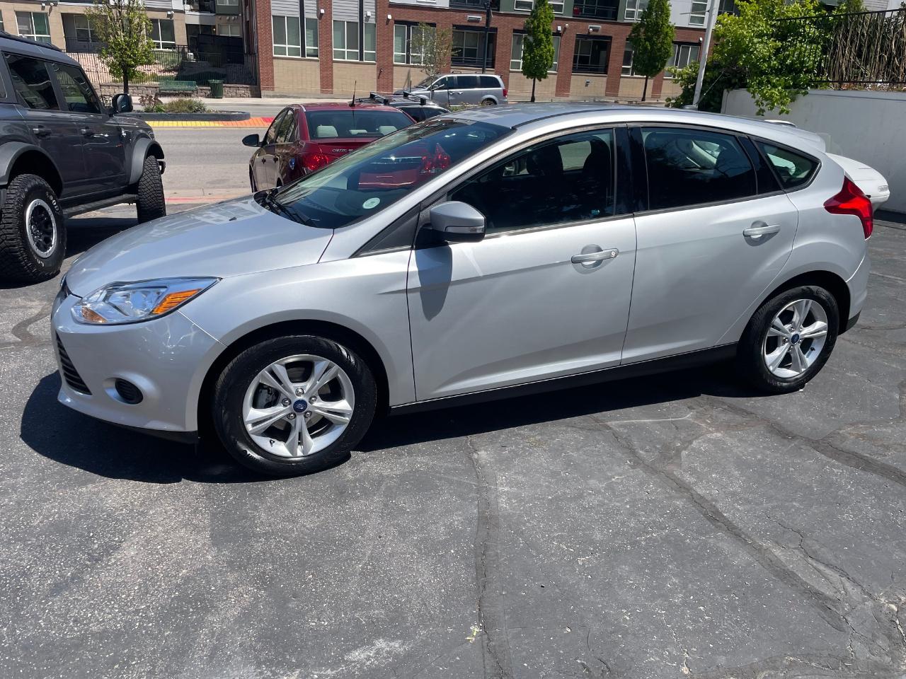 Ford Focus SE 4D Hatchback 2013