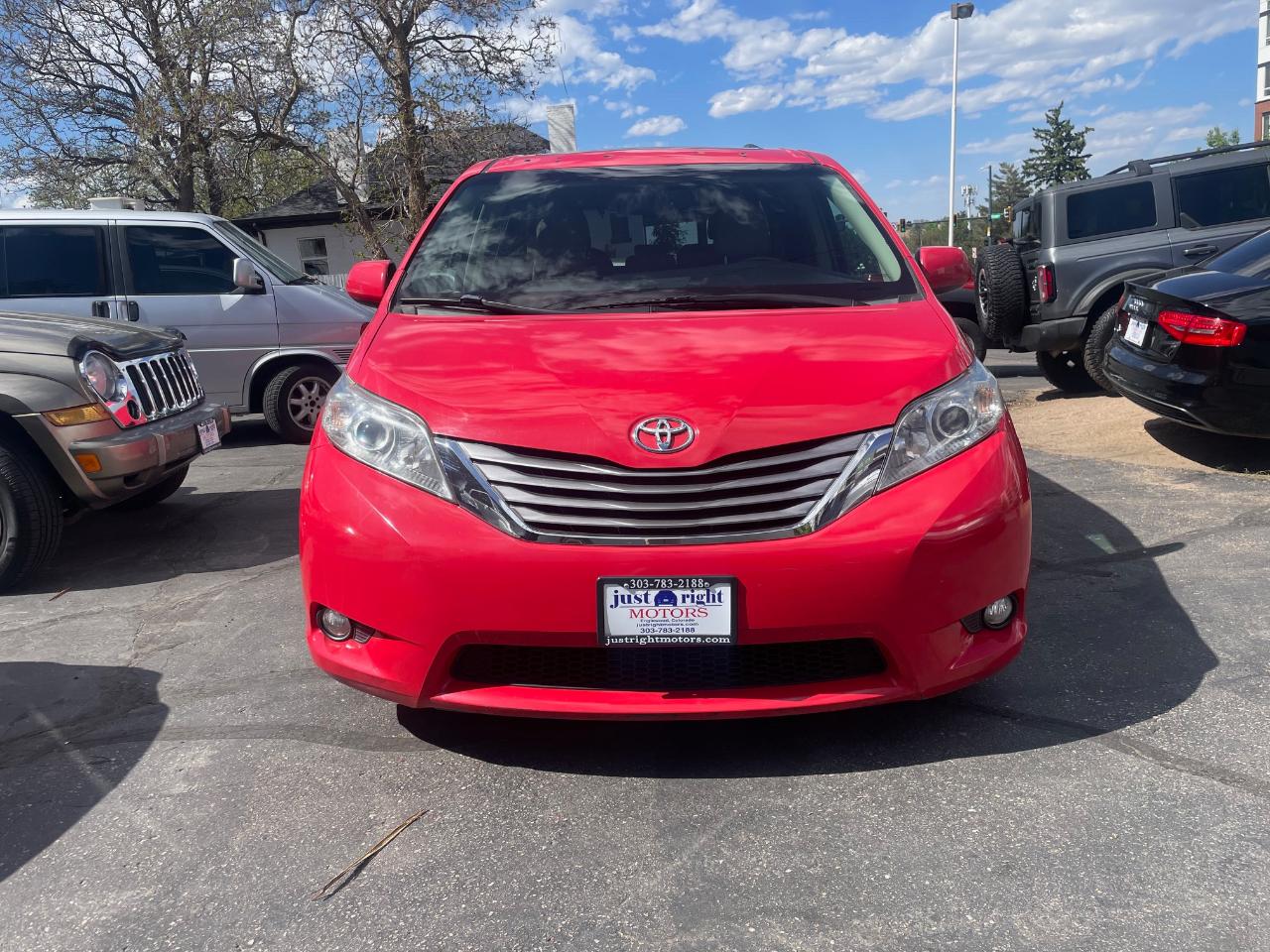Toyota Sienna  2016