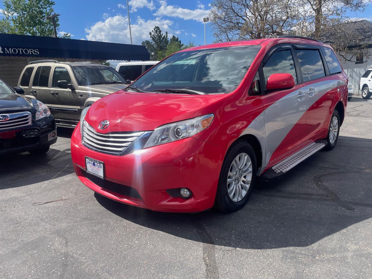 Toyota Sienna  2016