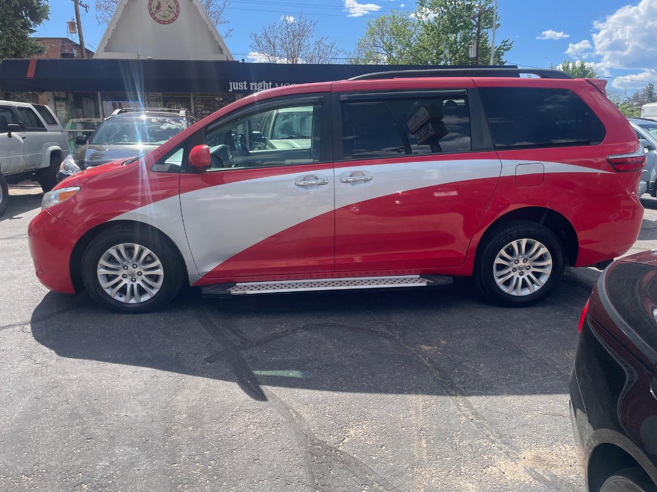 Toyota Sienna  2016