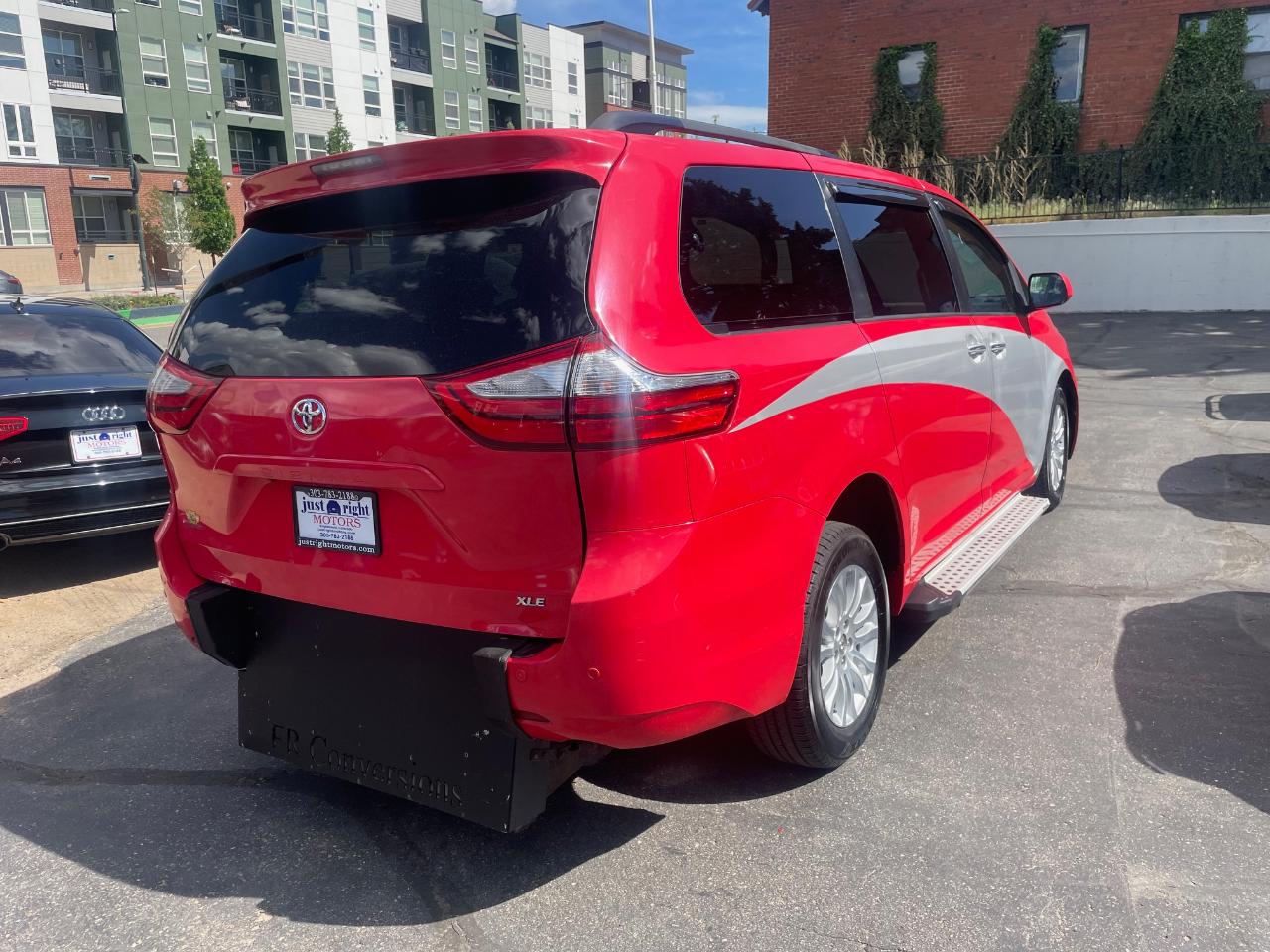 Toyota Sienna  2016
