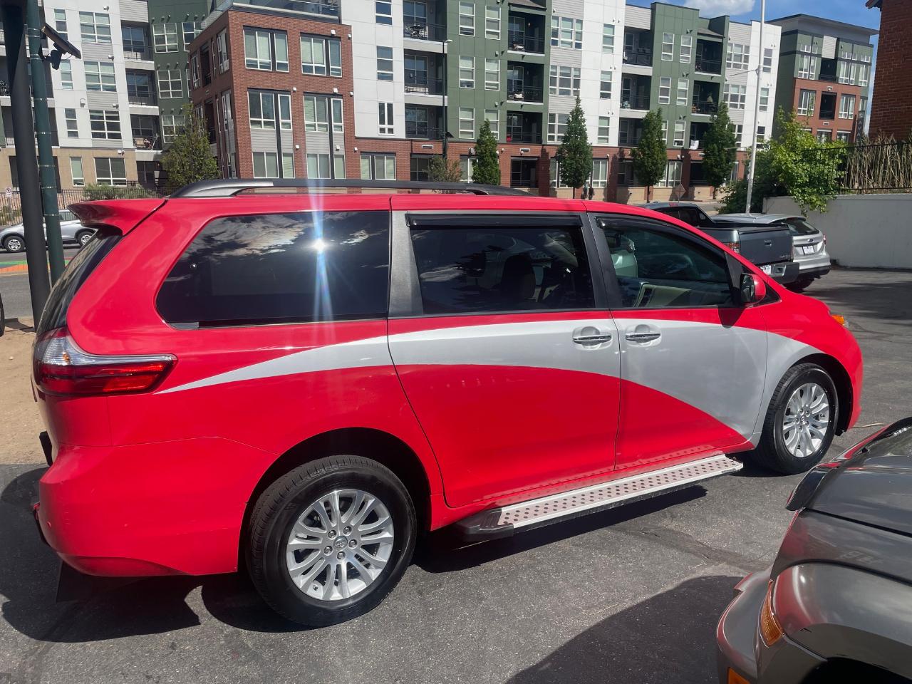 Toyota Sienna  2016
