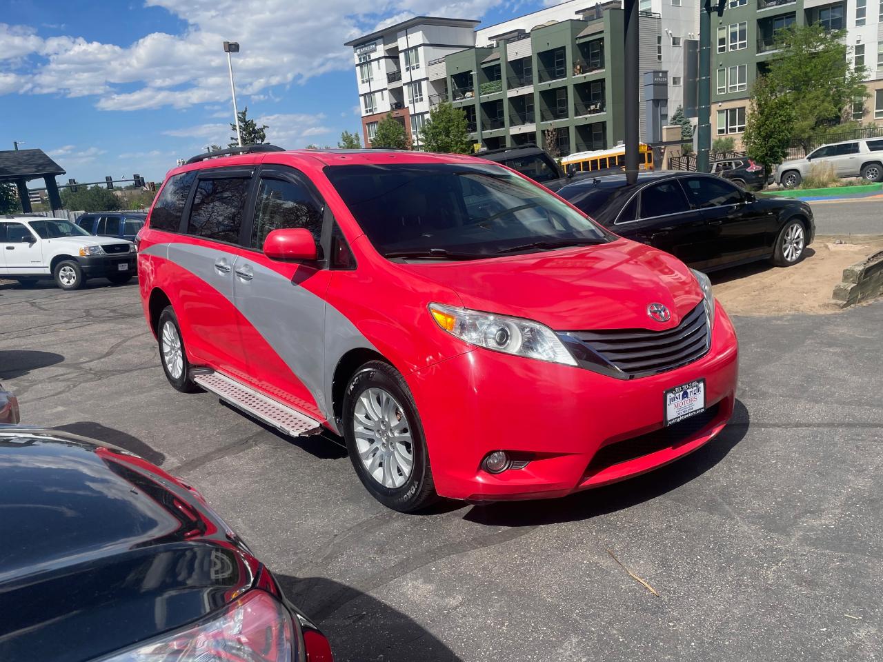Toyota Sienna  2016