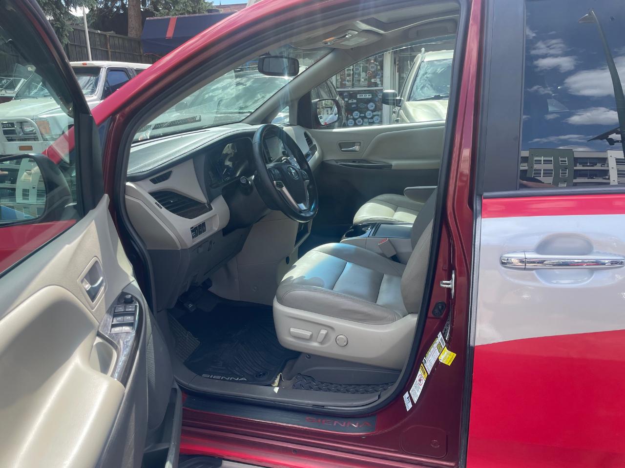 Toyota Sienna  2016