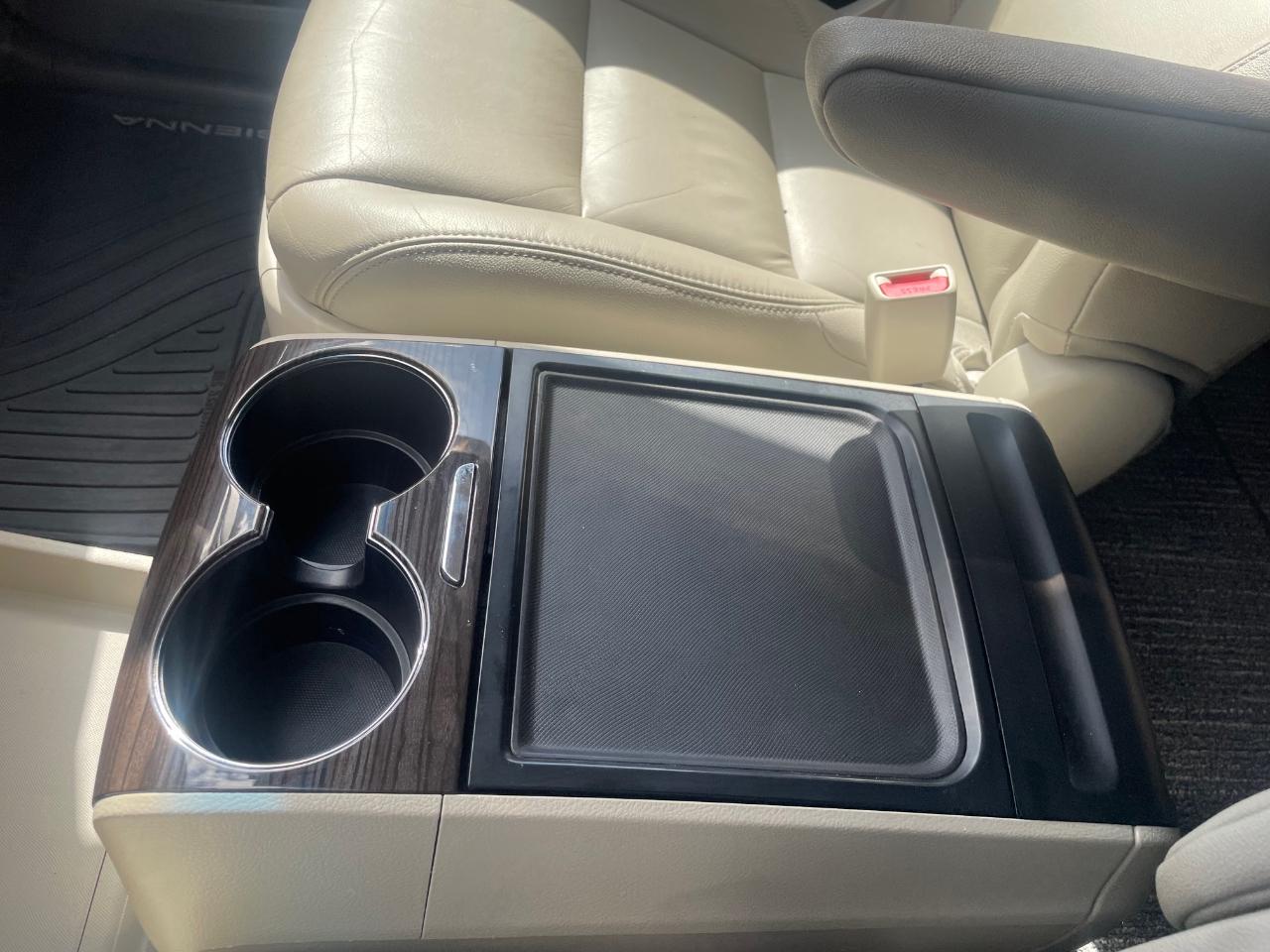 Toyota Sienna  2016