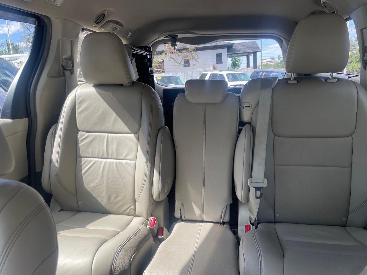 Toyota Sienna  2016