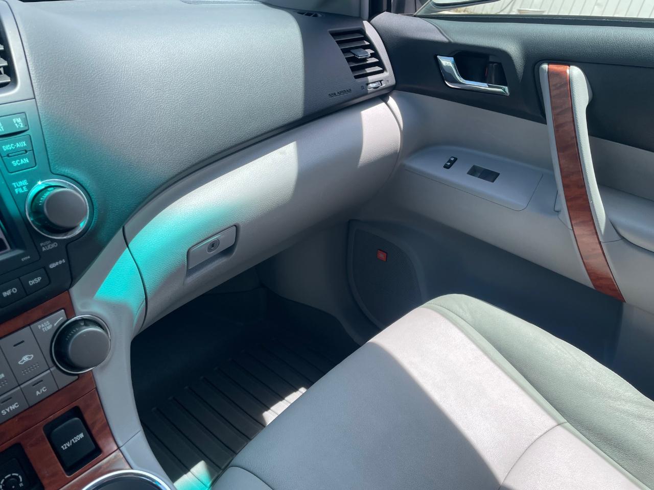 Toyota Highlander Limited 2008