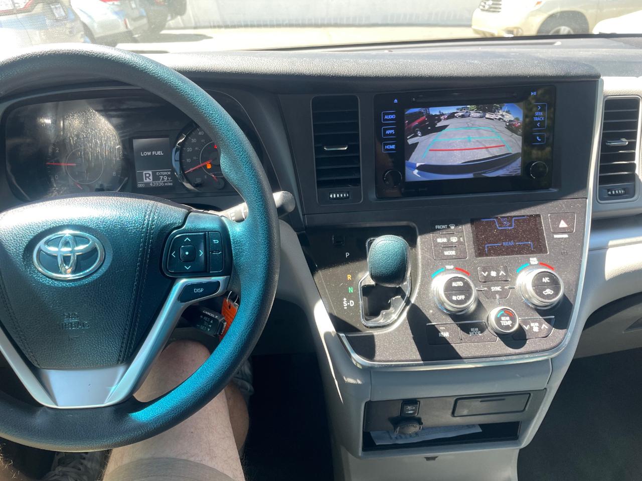 Toyota Sienna LE 7-Passenger AWD 2017