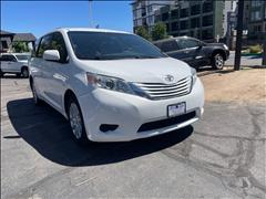 2017 Toyota Sienna 