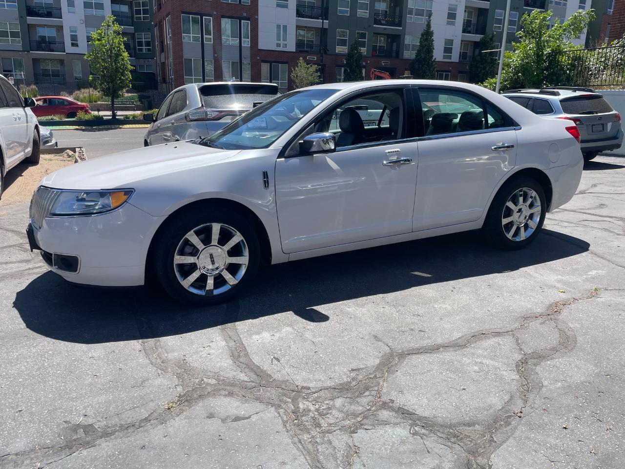 Lincoln MKZ 4D Sedan 2010