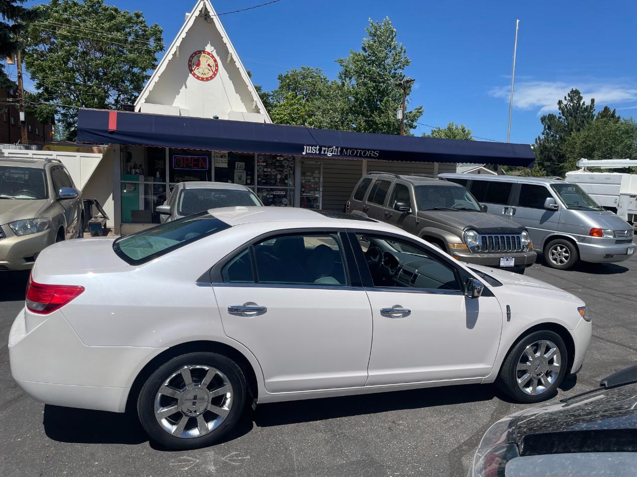 Lincoln MKZ 4D Sedan 2010