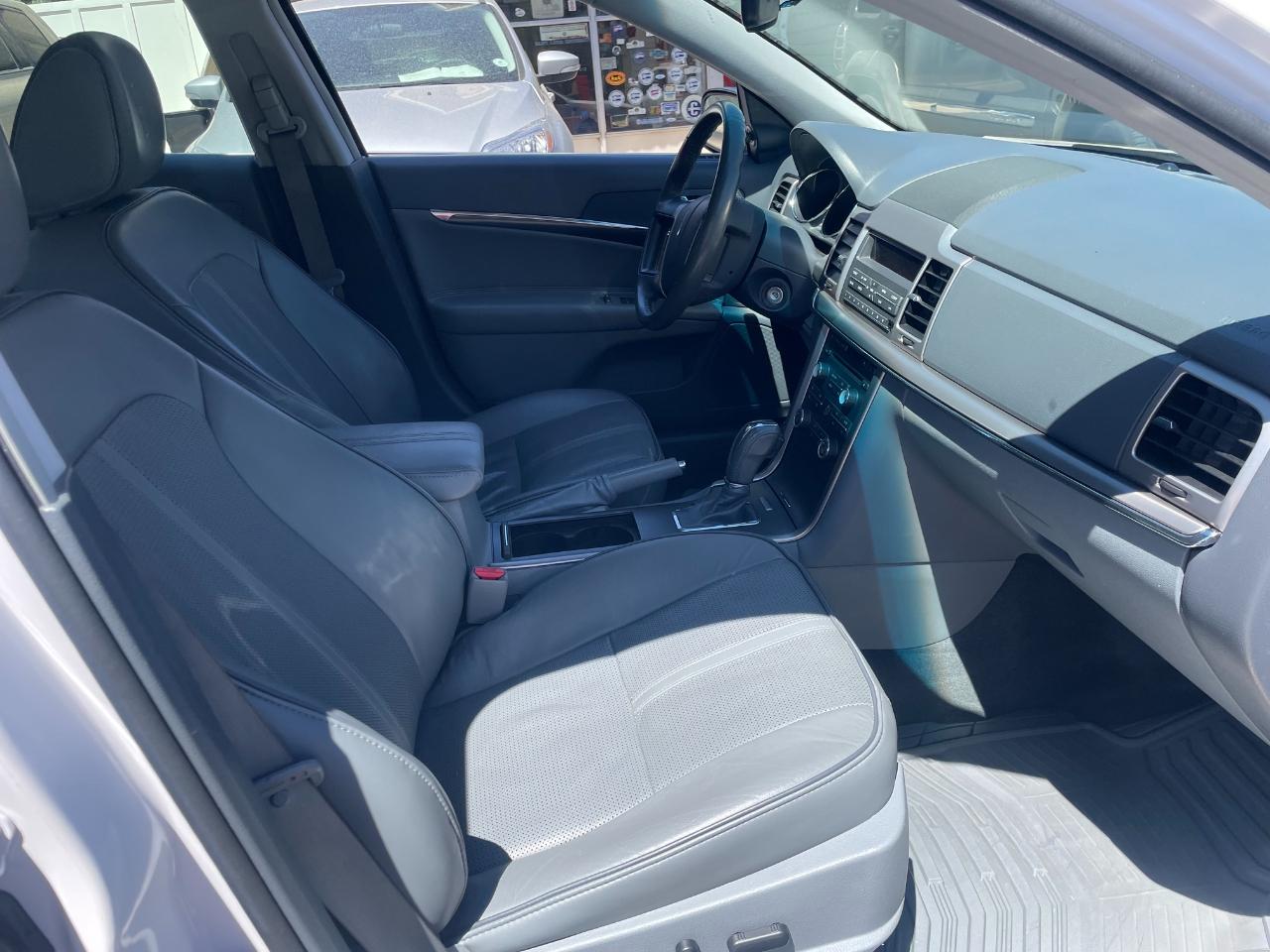 Lincoln MKZ 4D Sedan 2010