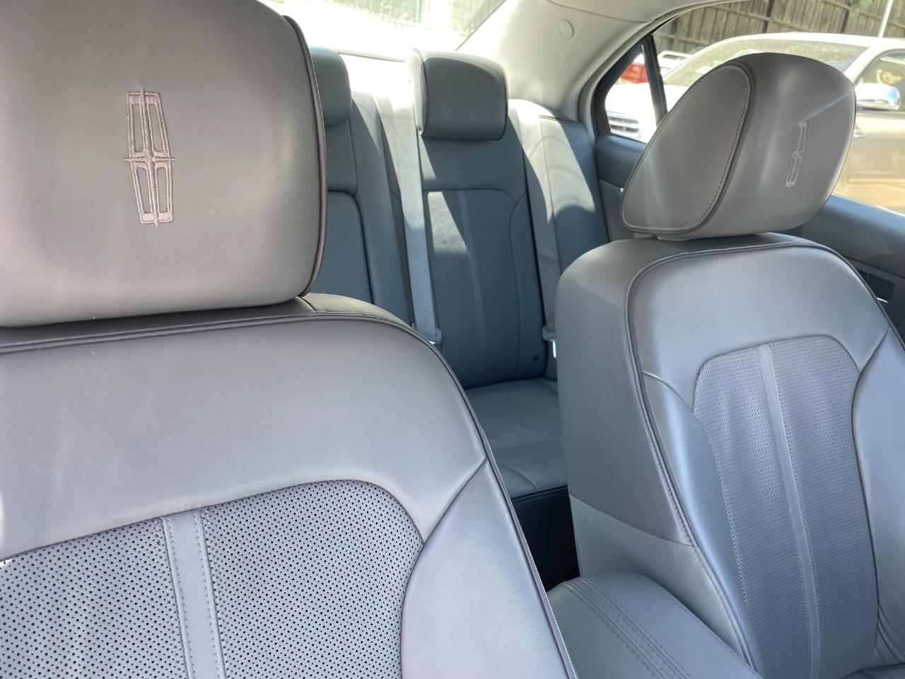 Lincoln MKZ 4D Sedan 2010