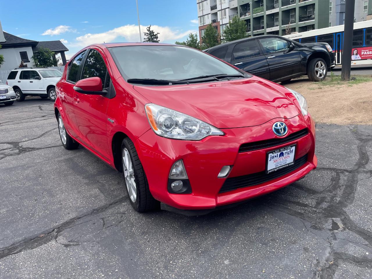 Toyota Prius c 4D Hatchback 2012