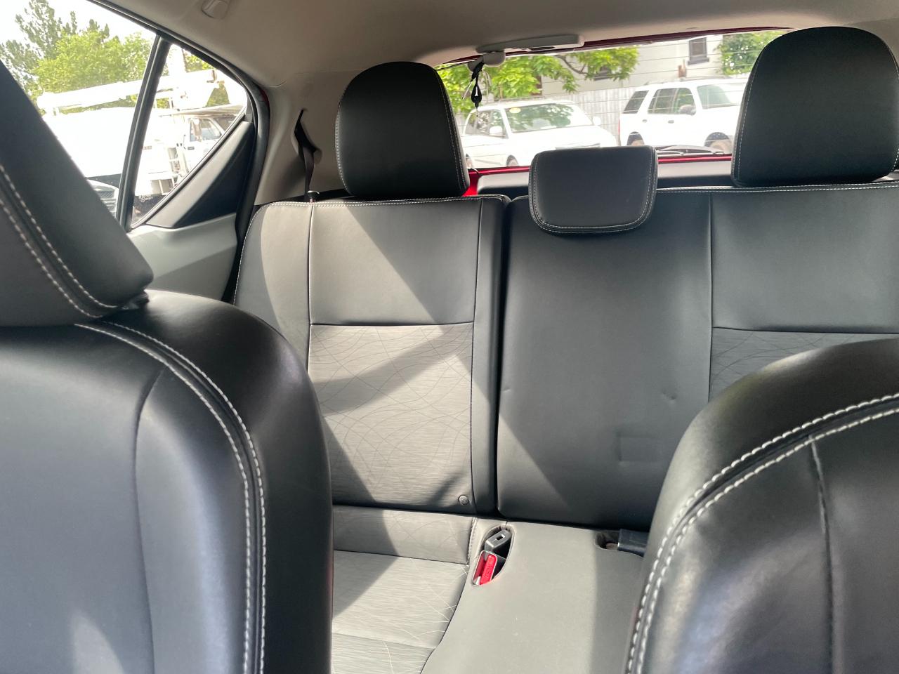 Toyota Prius c 4D Hatchback 2012