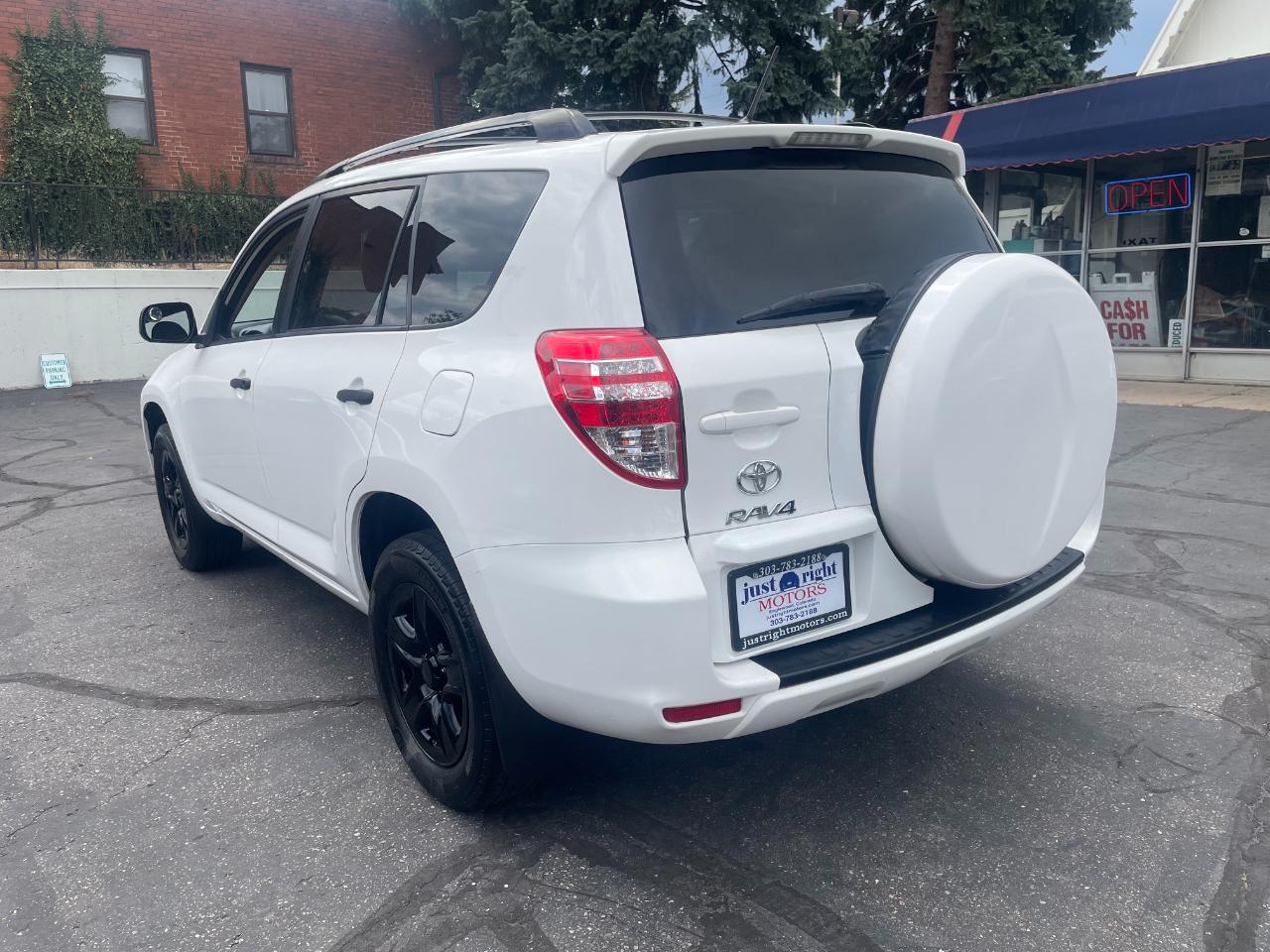 Toyota RAV4  2011