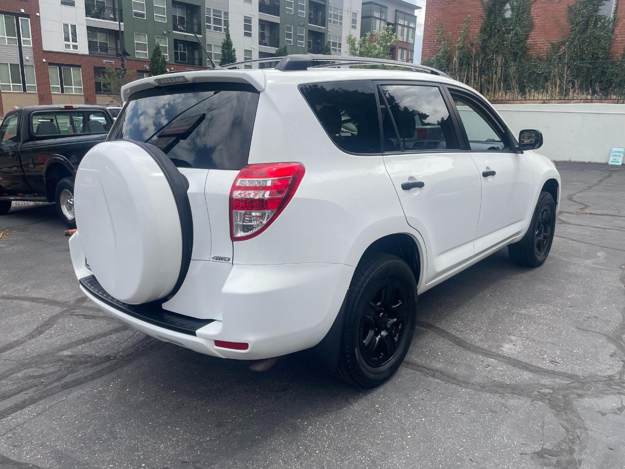 Toyota RAV4  2011