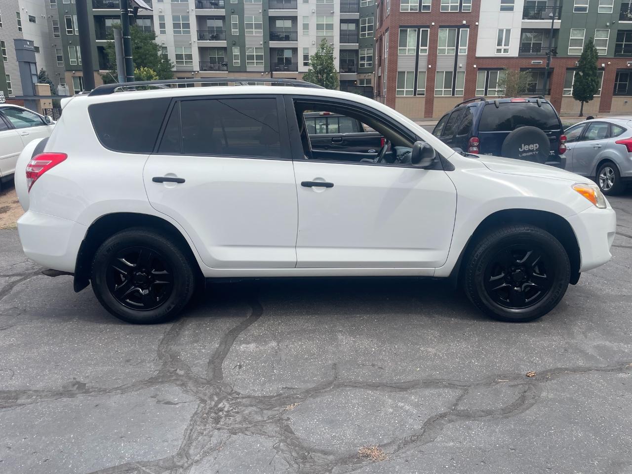Toyota RAV4  2011