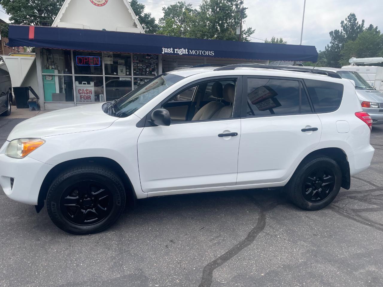 Toyota RAV4  2011