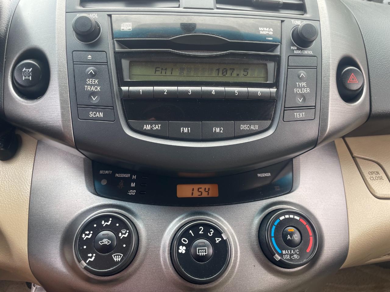 Toyota RAV4  2011