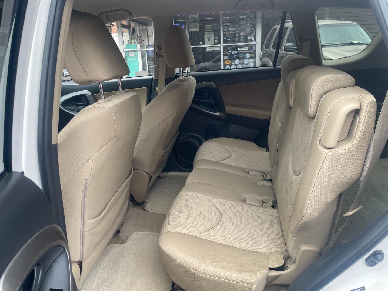Toyota RAV4  2011