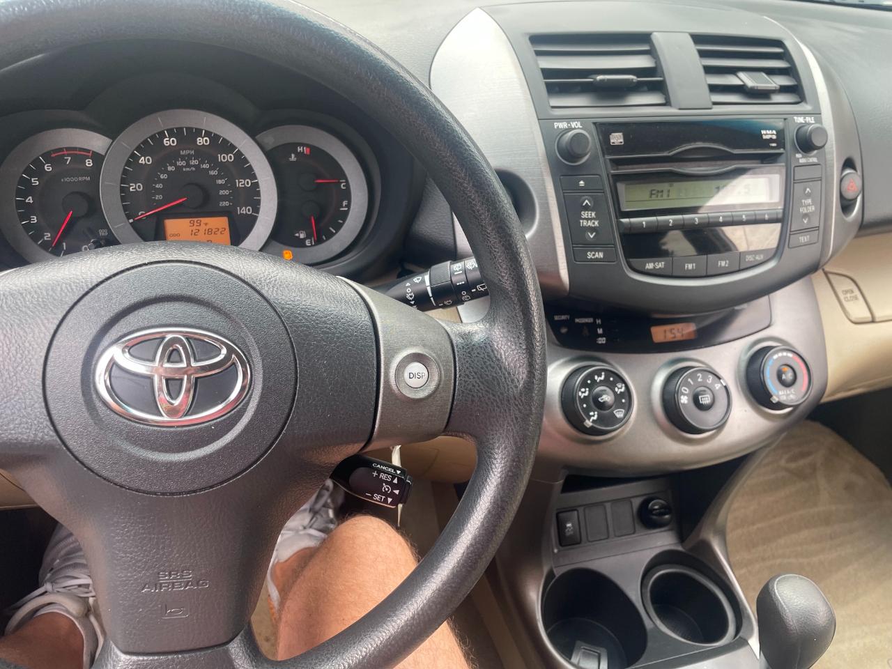 Toyota RAV4  2011