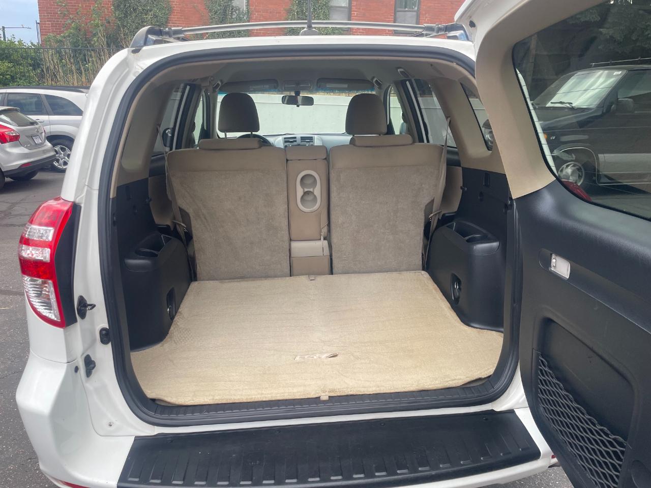 Toyota RAV4  2011