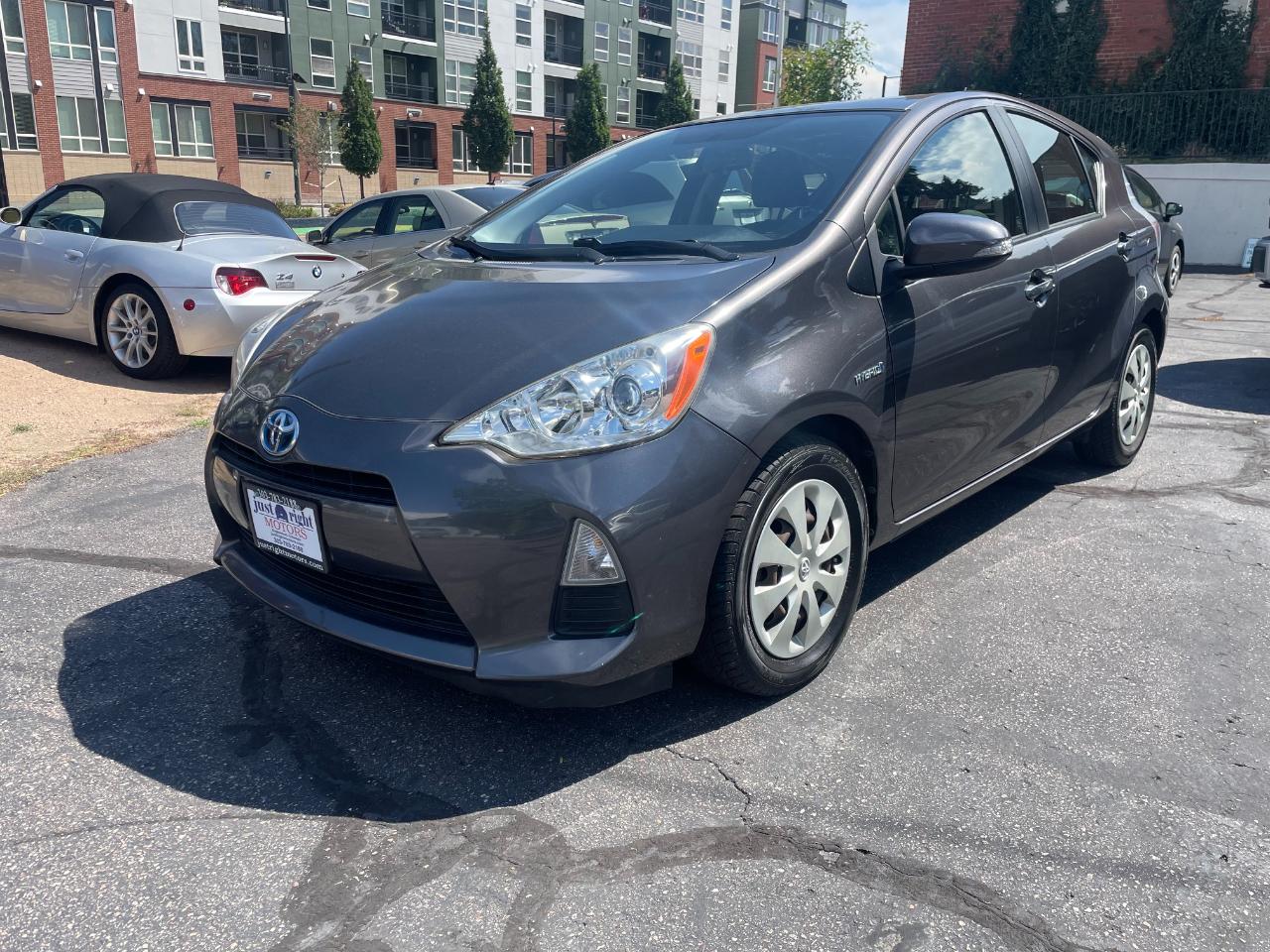 Toyota Prius c Two 2014