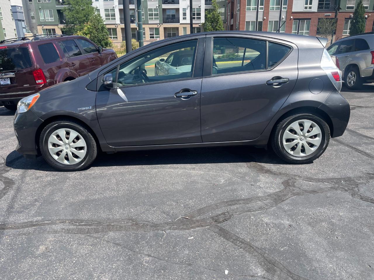 Toyota Prius c Two 2014