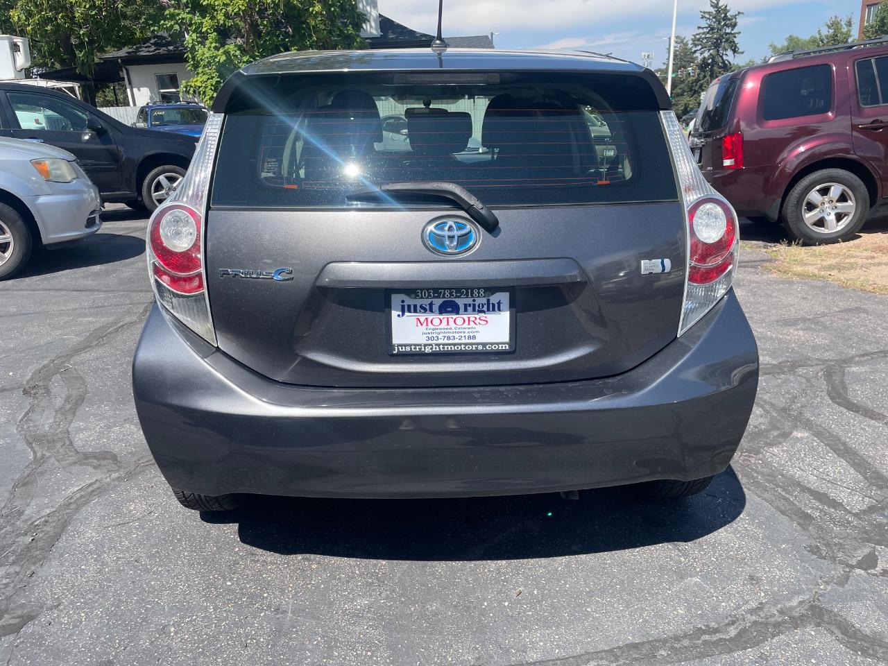 Toyota Prius c Two 2014