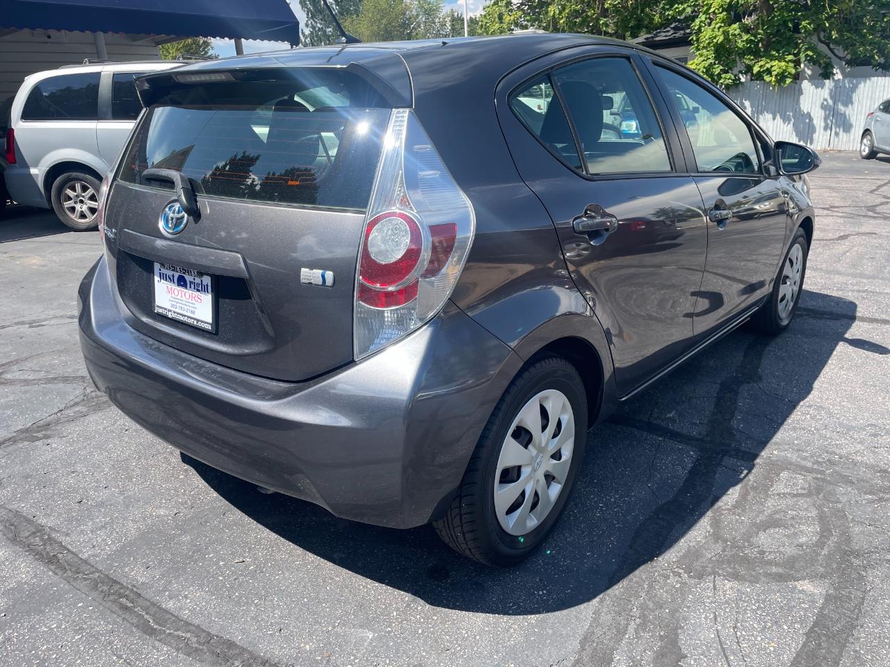 Toyota Prius c Two 2014