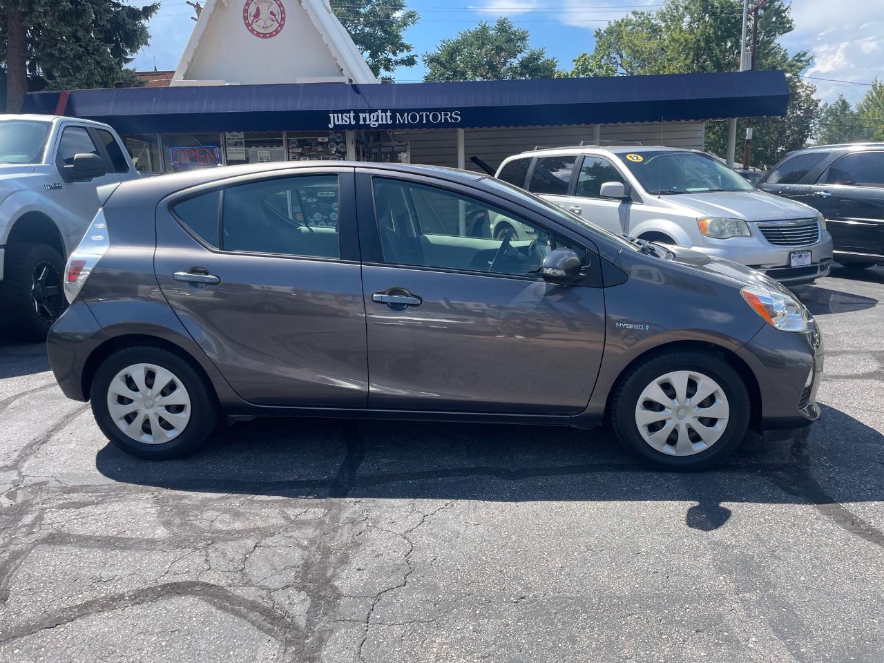 Toyota Prius c Two 2014
