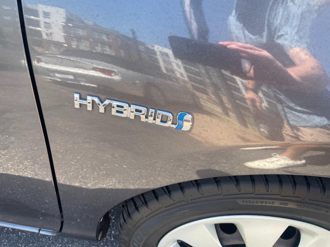 Toyota Prius c Two 2014