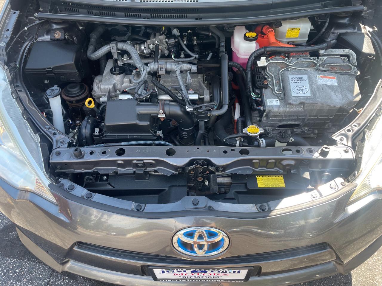 Toyota Prius c Two 2014