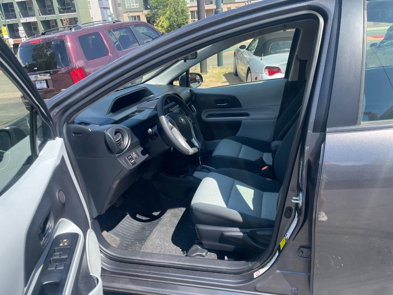 Toyota Prius c Two 2014