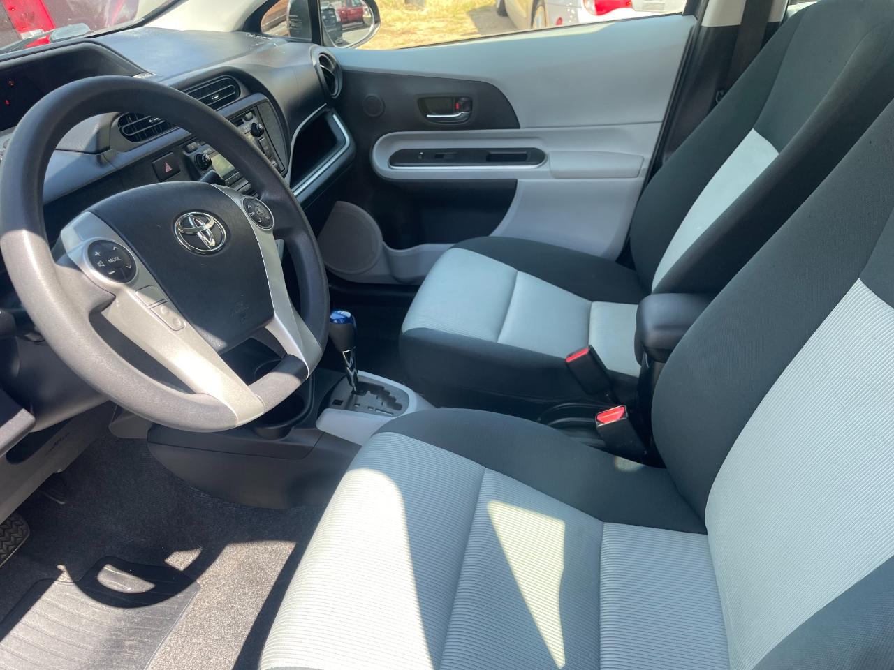Toyota Prius c Two 2014