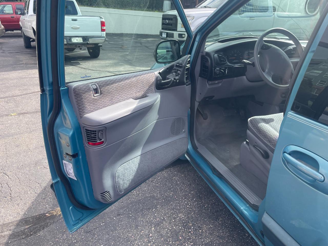 Plymouth Voyager Expresso 1998