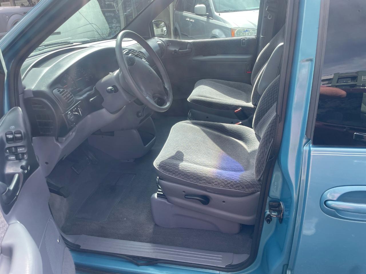 Plymouth Voyager Expresso 1998